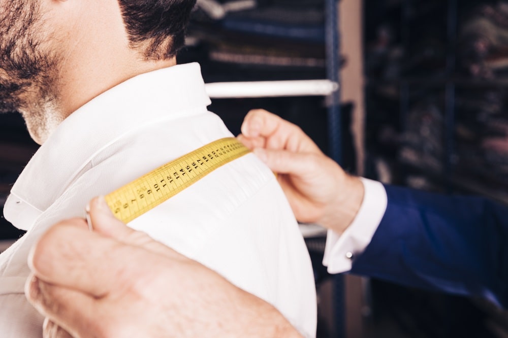 how to take measurement of a shirt